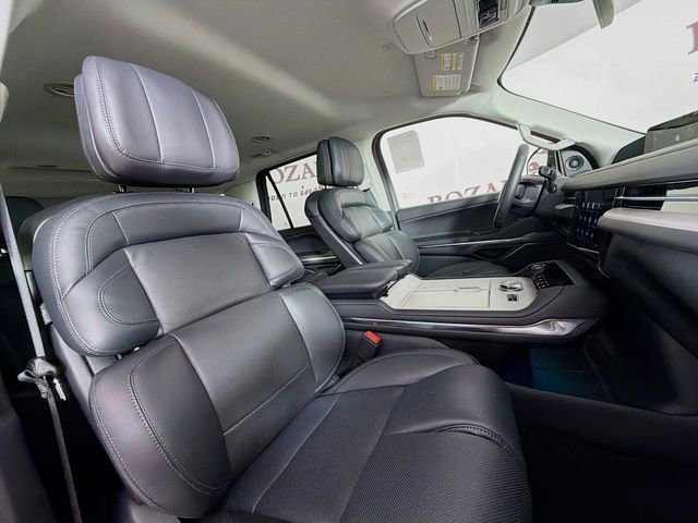 New 2026 Lincoln Navigator L Premier AWD/4WD image 33