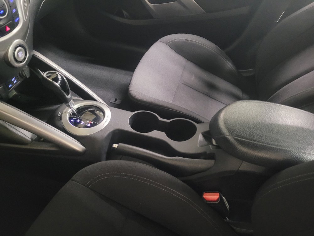 Used 2017 Hyundai Veloster Value Edition FWD image 26