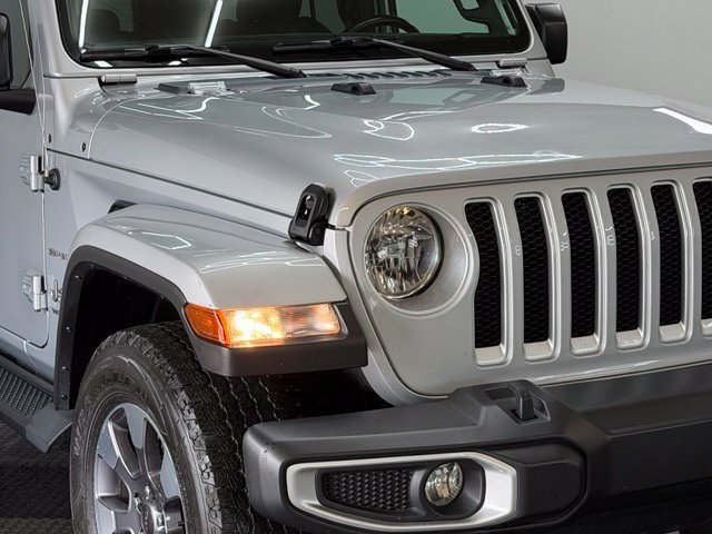Used 2022 Jeep Wrangler Unlimited Sahara w/ Cold Weather Group AWD/4WD image 3