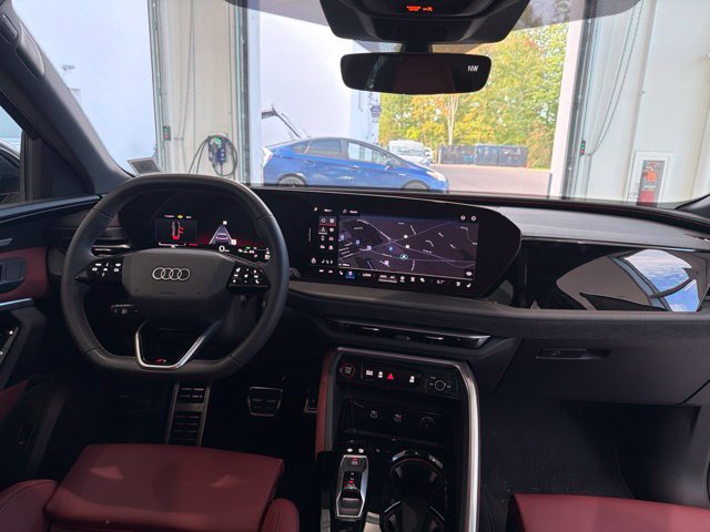 Used 2025 Audi SQ5 Premium Plus w/ Premium Plus Package AWD/4WD image 14
