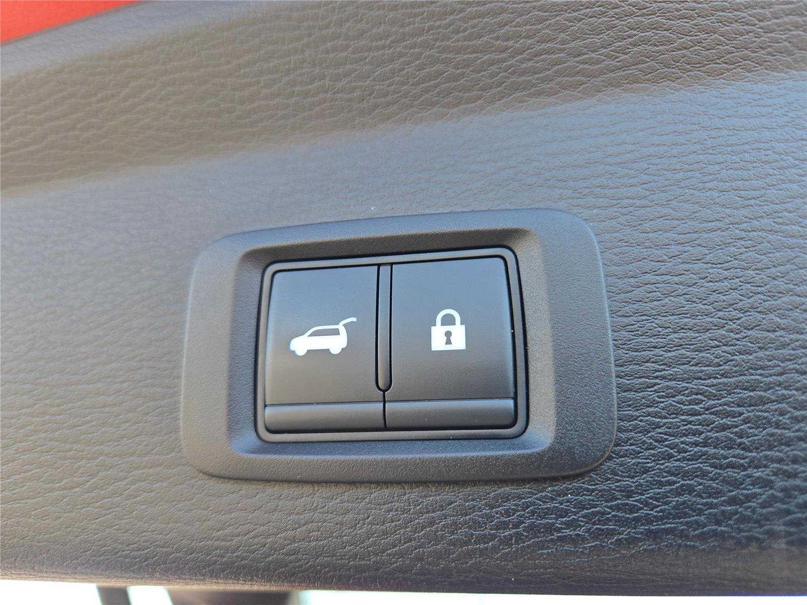 Used 2024 Mitsubishi Outlander 4WD Plug-In Hybrid image 21