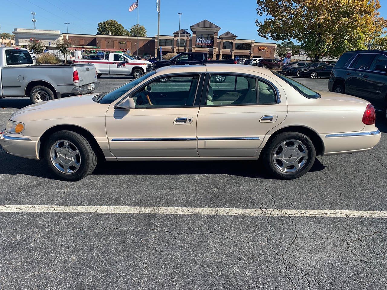 Used 2001 Lincoln Continental FWD image 2