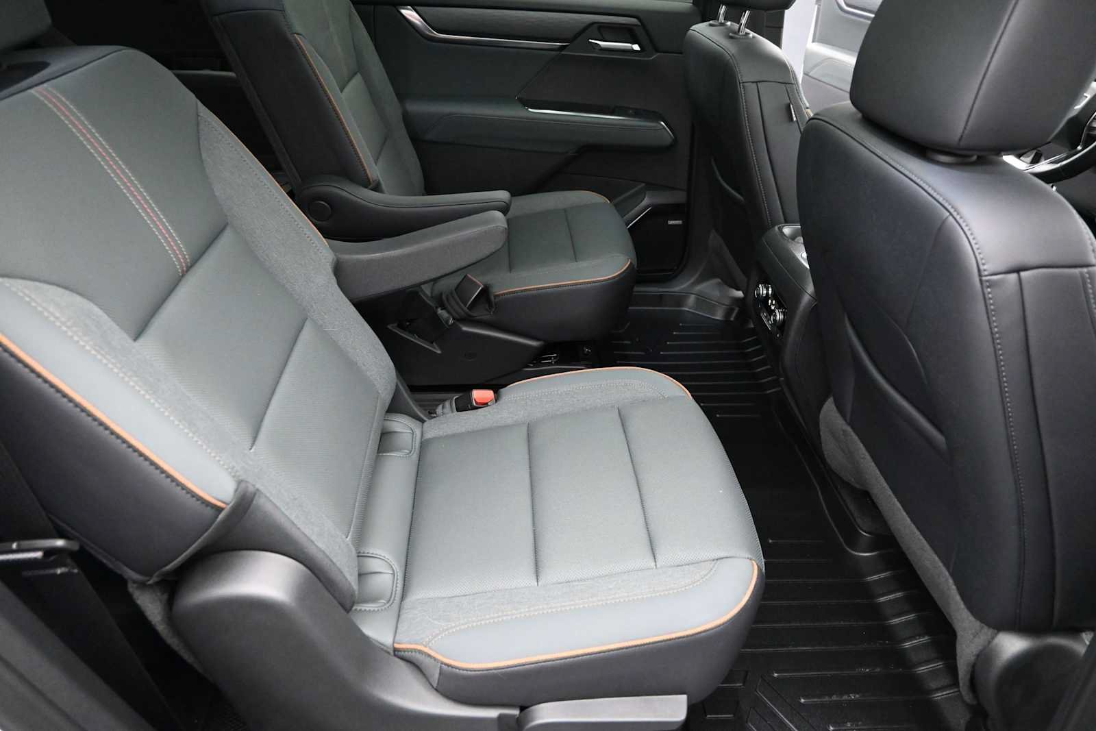 Used 2024 GMC Acadia AT4 w/ Super Cruise Package AWD/4WD image 28