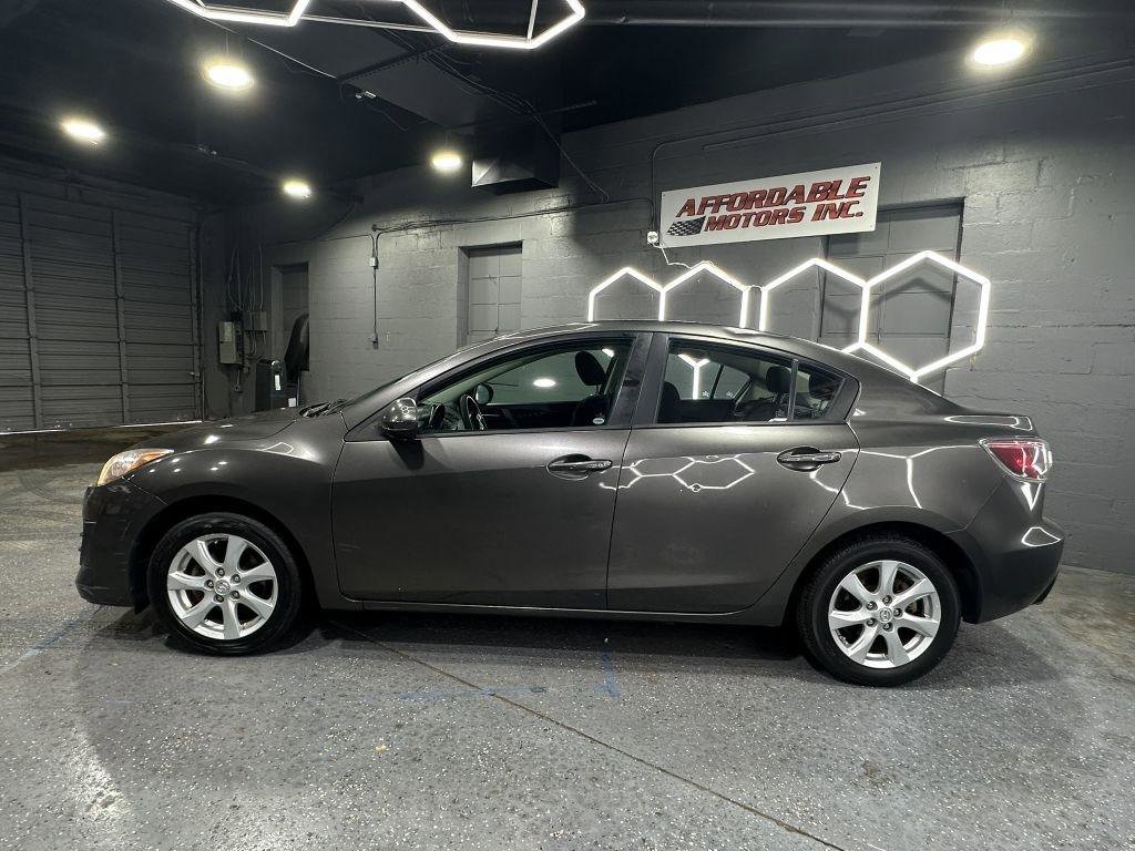 Used 2010 MAZDA MAZDA3 i Touring FWD image 2