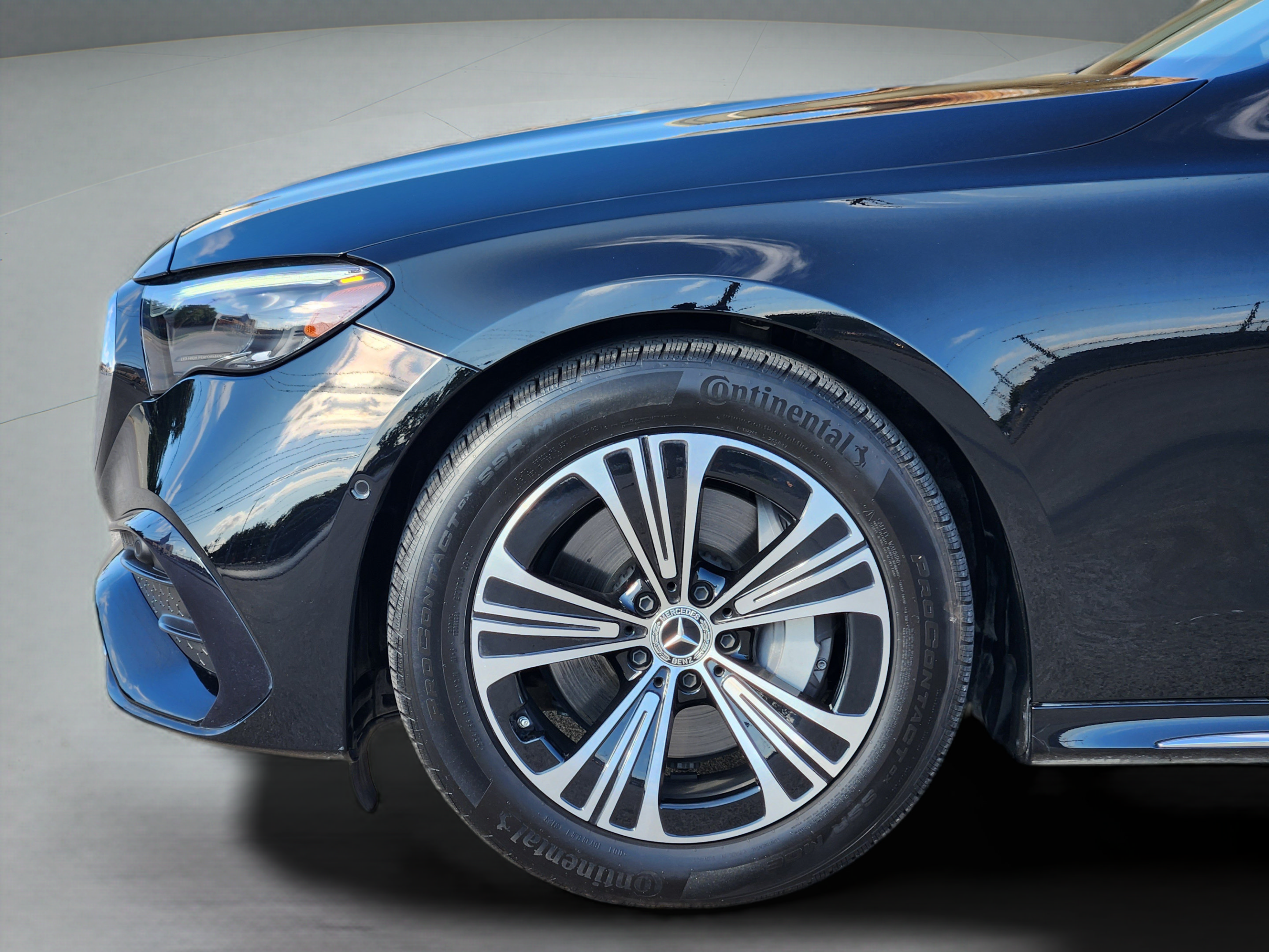 Certified 2024 Mercedes-Benz E 350 4MATIC Sedan image 30