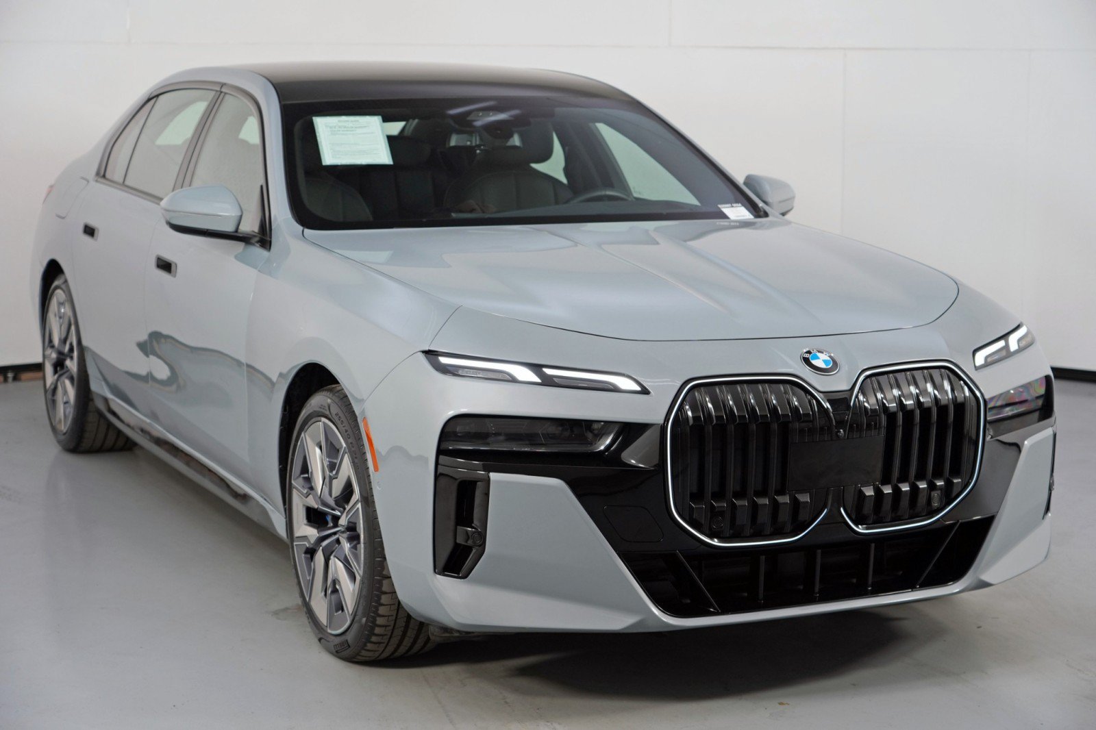 Used 2024 BMW 740i w/ Premium Package 2 RWD image 65
