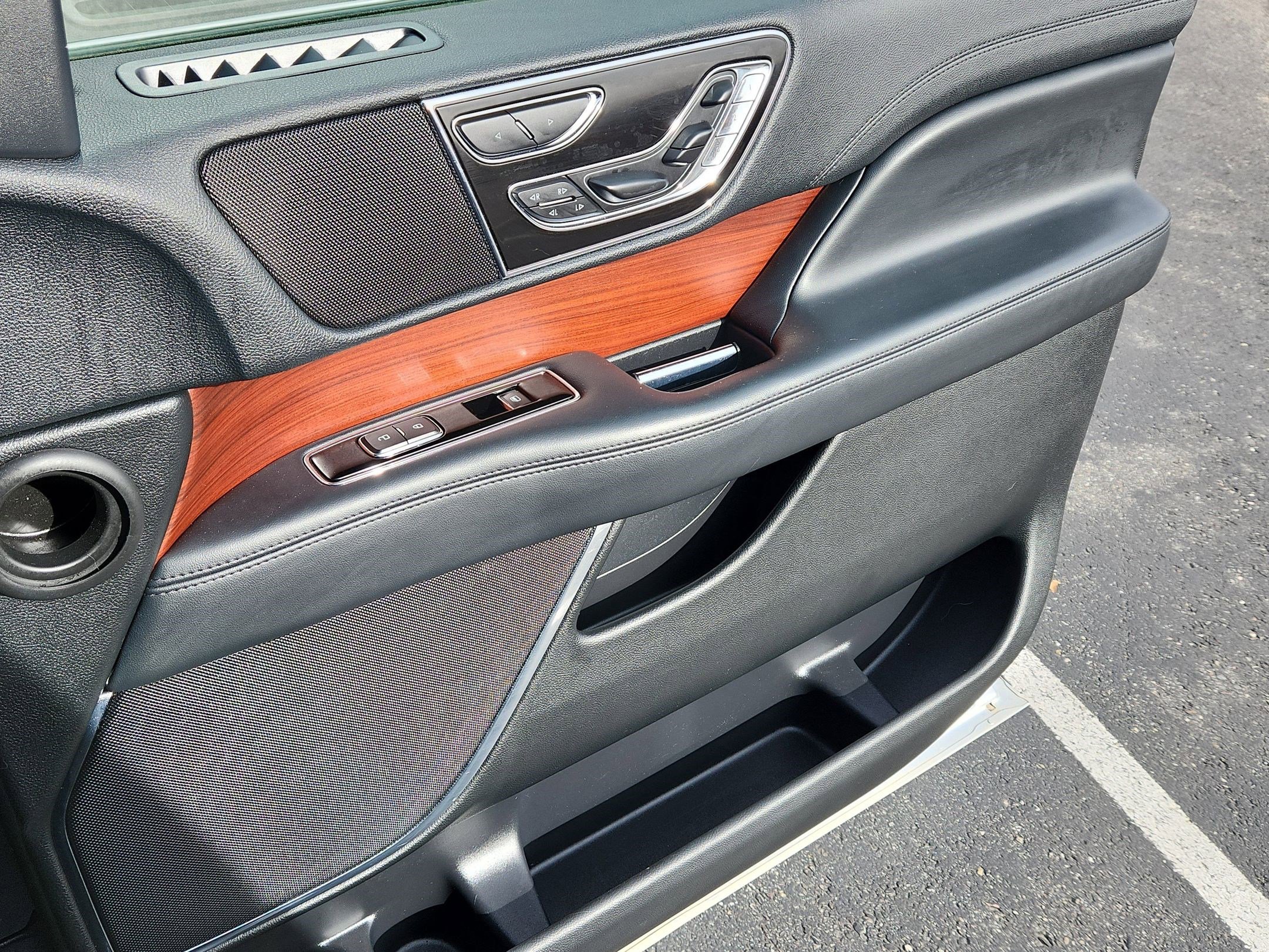 Used 2022 Lincoln Navigator L Reserve image 29