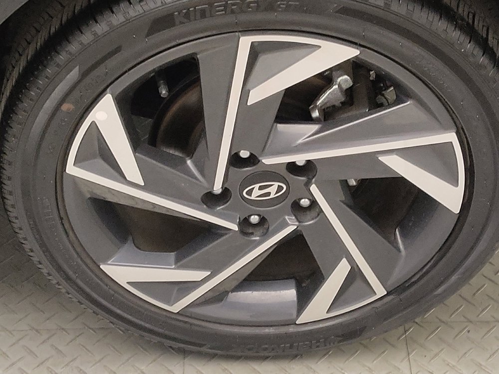 Used 2025 Hyundai Elantra SEL FWD image 31