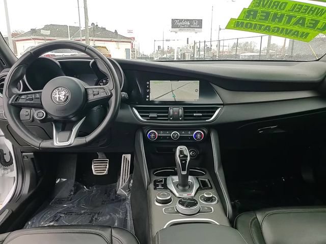 Used 2023 Alfa Romeo Giulia Ti AWD/4WD image 13