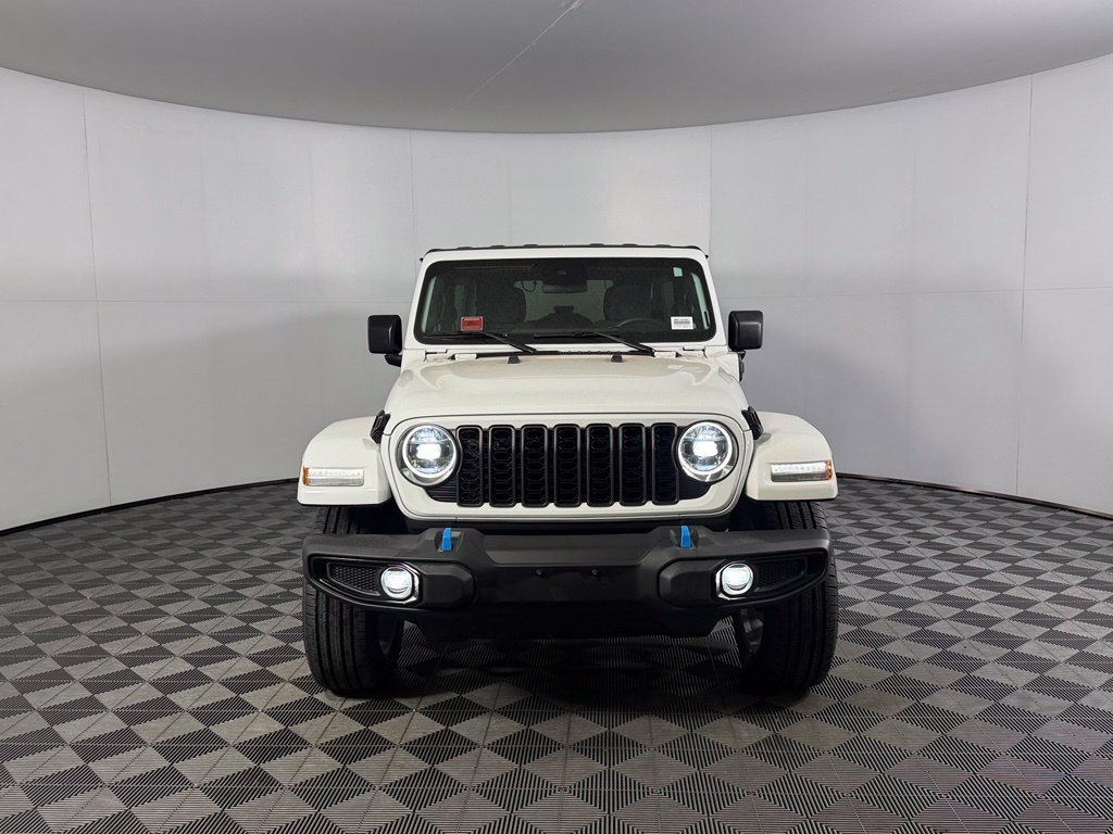 Used 2024 Jeep Wrangler Unlimited w/ Convenience Group AWD/4WD image 3