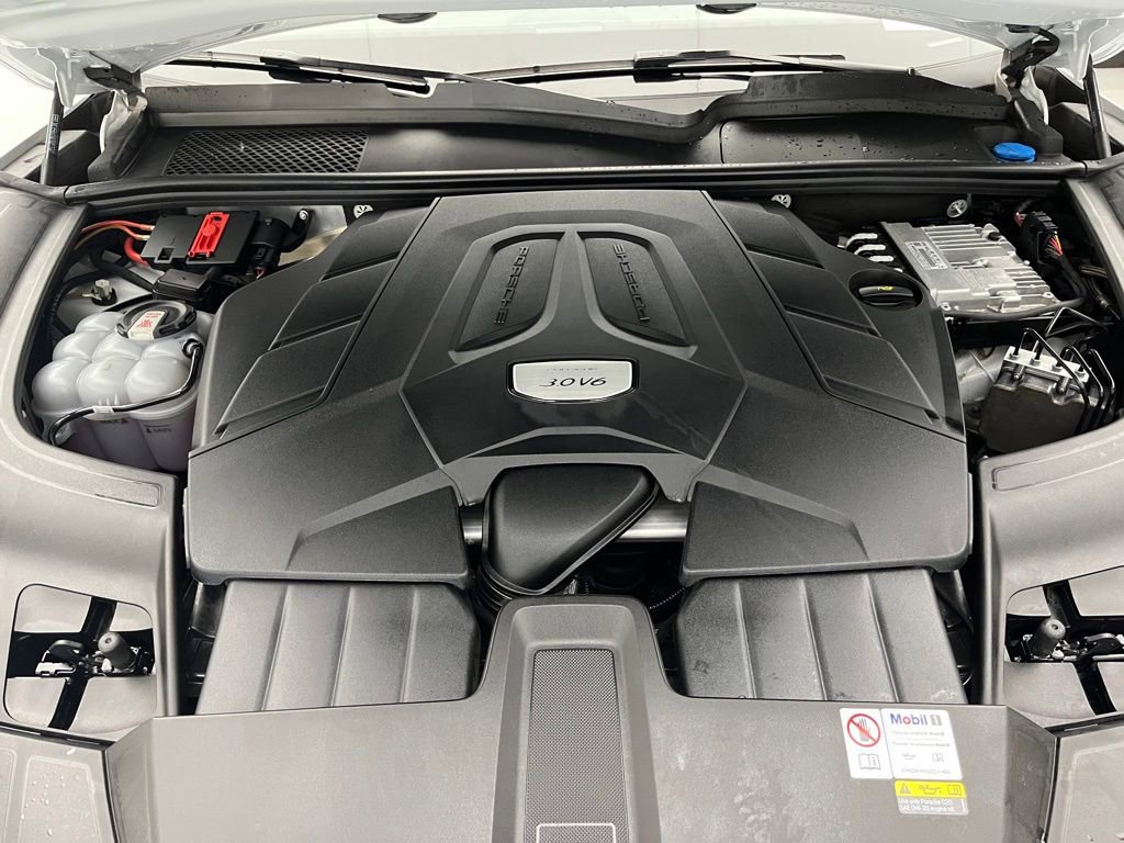 Used 2023 Porsche Cayenne Coupe image 53