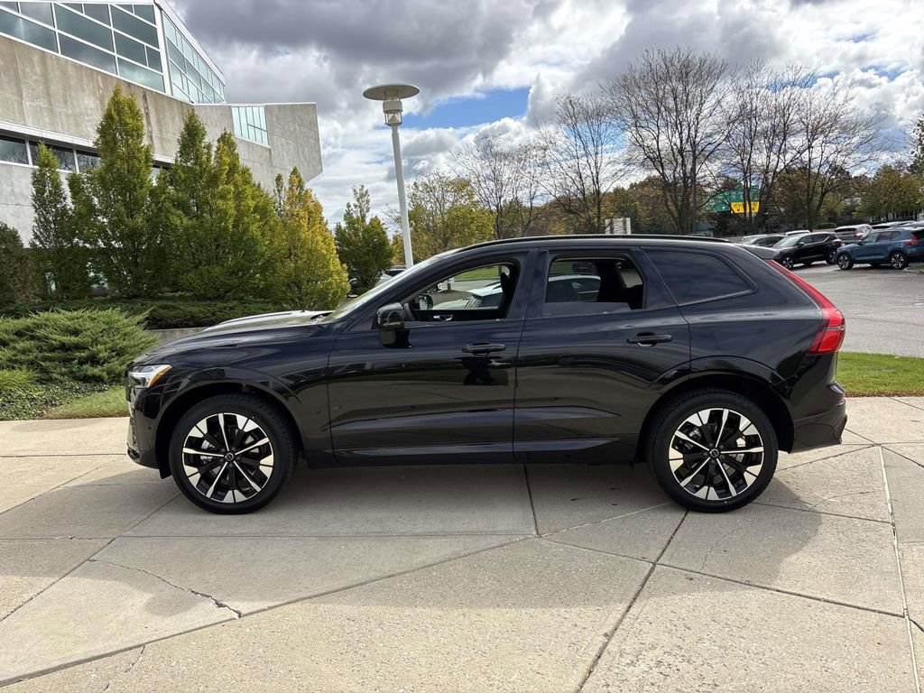 New 2026 Volvo XC60 B5 Plus w/ Protection Package Premier image 4