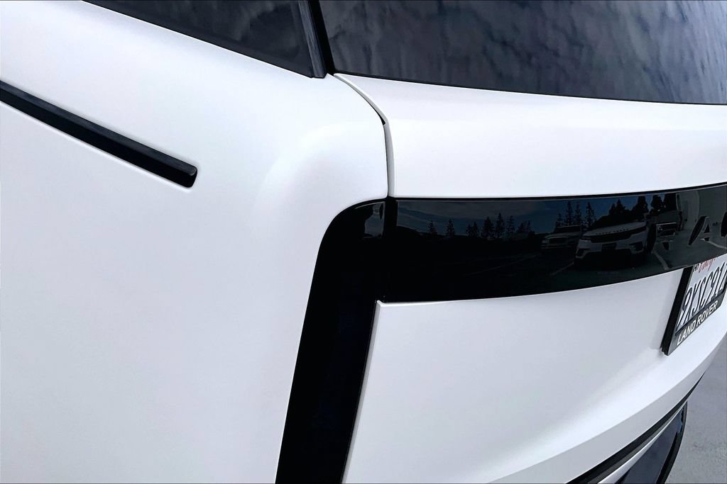 Certified 2025 Land Rover Range Rover Autobiography AWD/4WD image 22