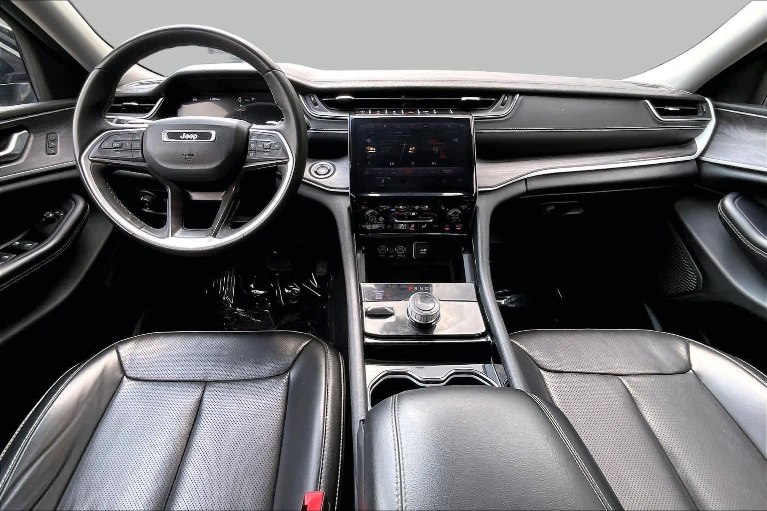 Used 2023 Jeep Grand Cherokee L Limited w/ Luxury Tech Group II AWD/4WD image 16