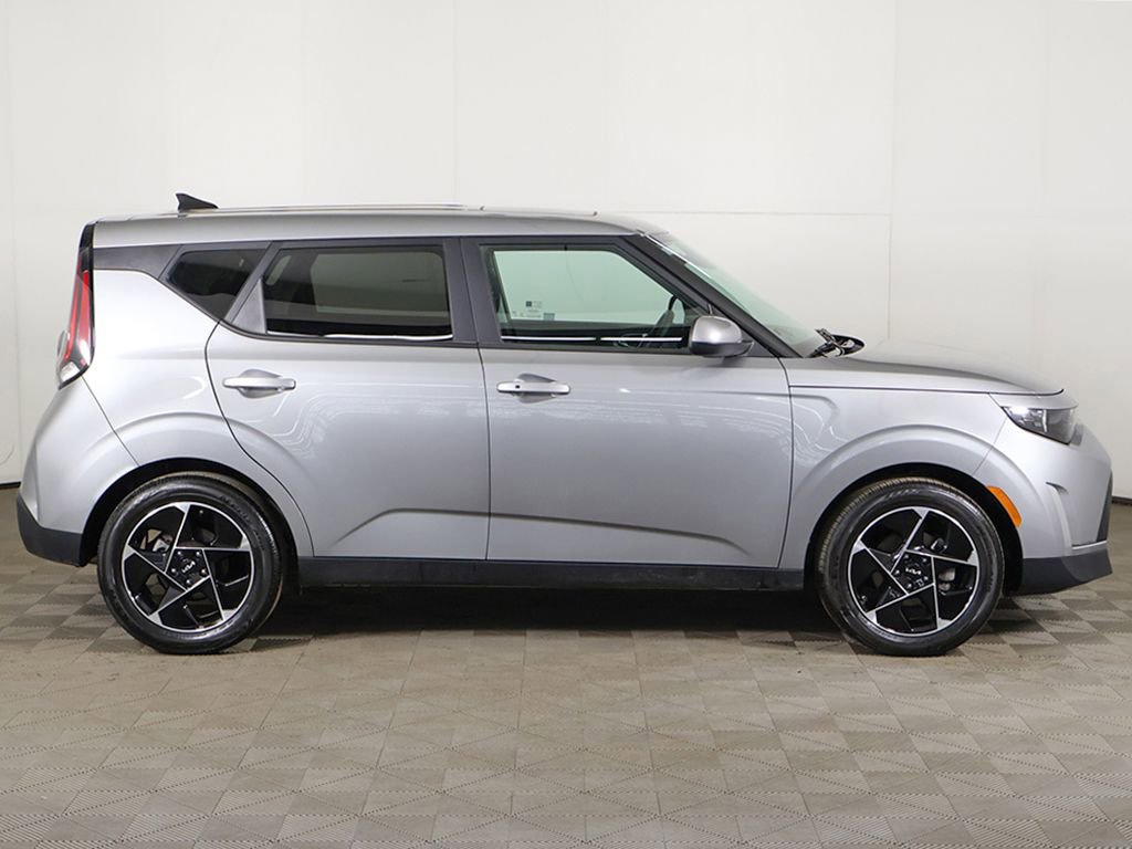 Used 2023 Kia Soul EX image 19