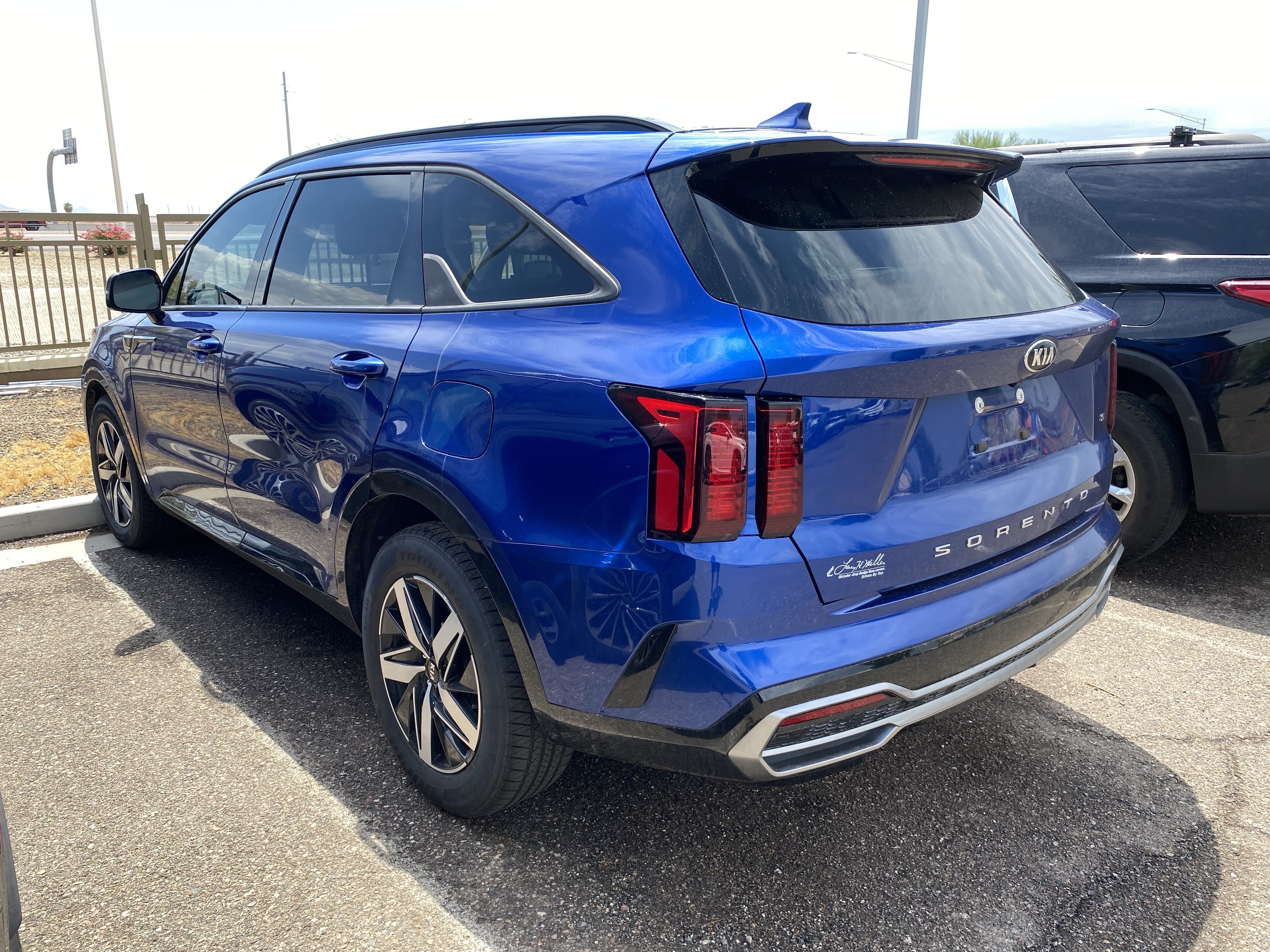 Used 2021 Kia Sorento S w/ Panoramic Sunroof Package FWD image 4