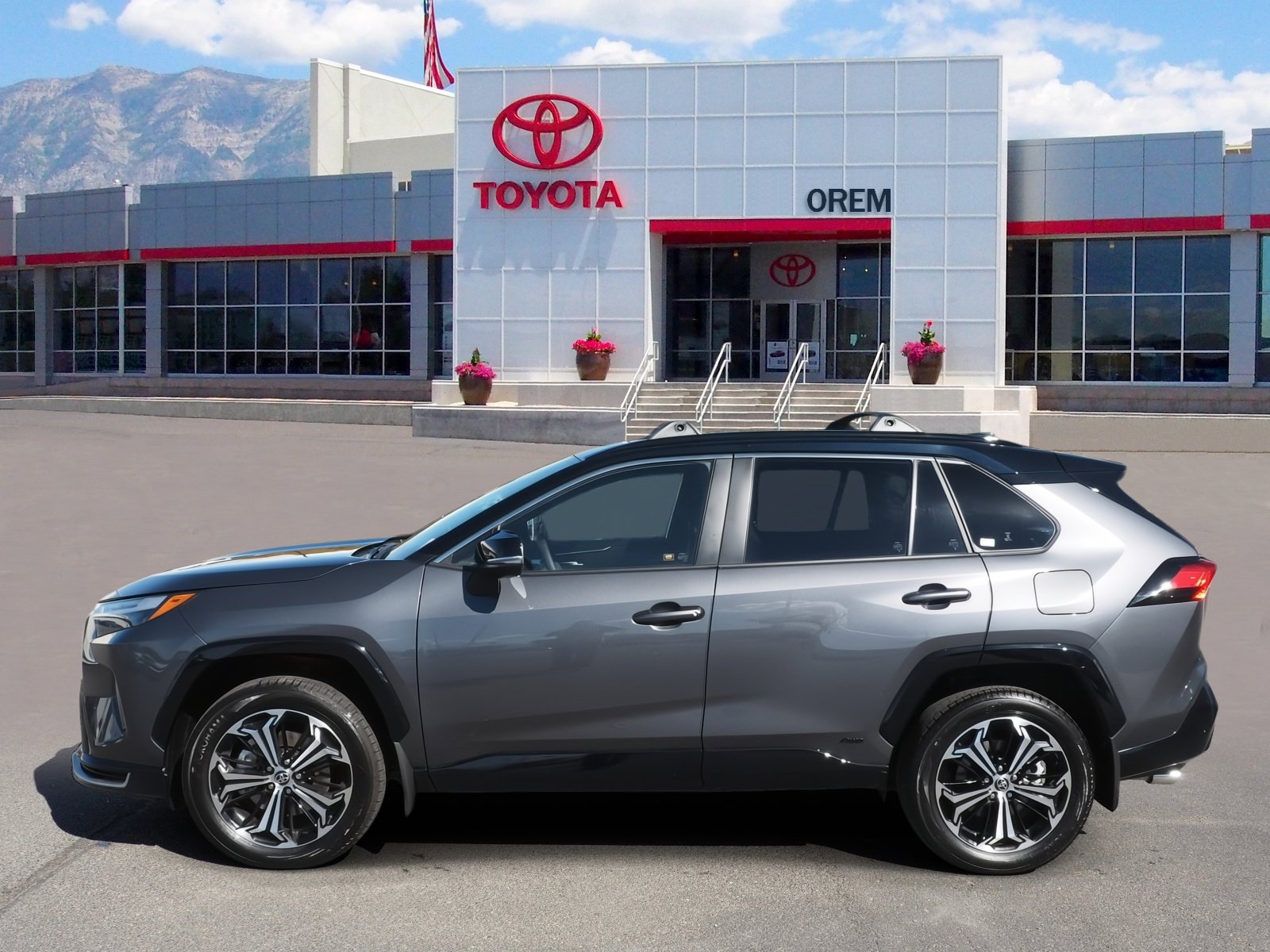 Used 2025 Toyota RAV4 XSE image 6