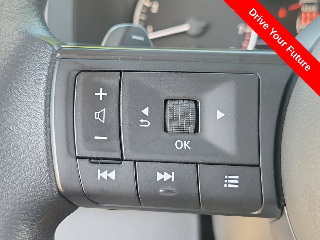 Used 2025 Nissan Pathfinder S FWD image 5