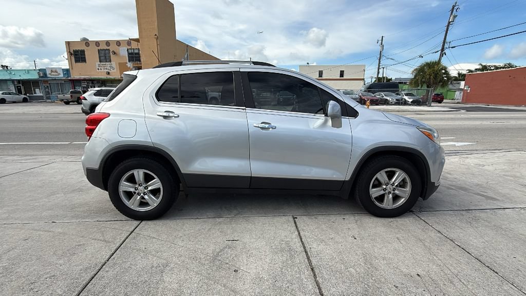 Used 2017 Chevrolet Trax LT w/ LT Convenience Package FWD image 15