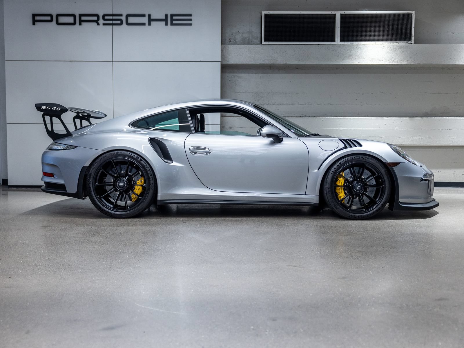 Certified 2016 Porsche 911 GT3 RS RWD image 9