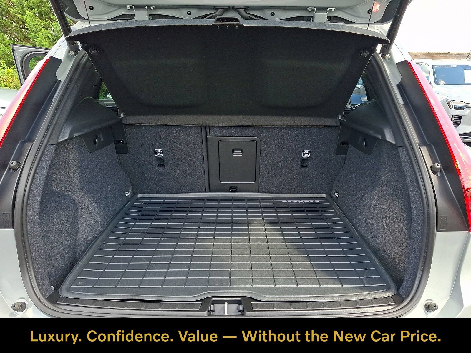 Certified 2026 Volvo XC40 B5 Core w/ Protection Package Premier AWD/4WD image 30