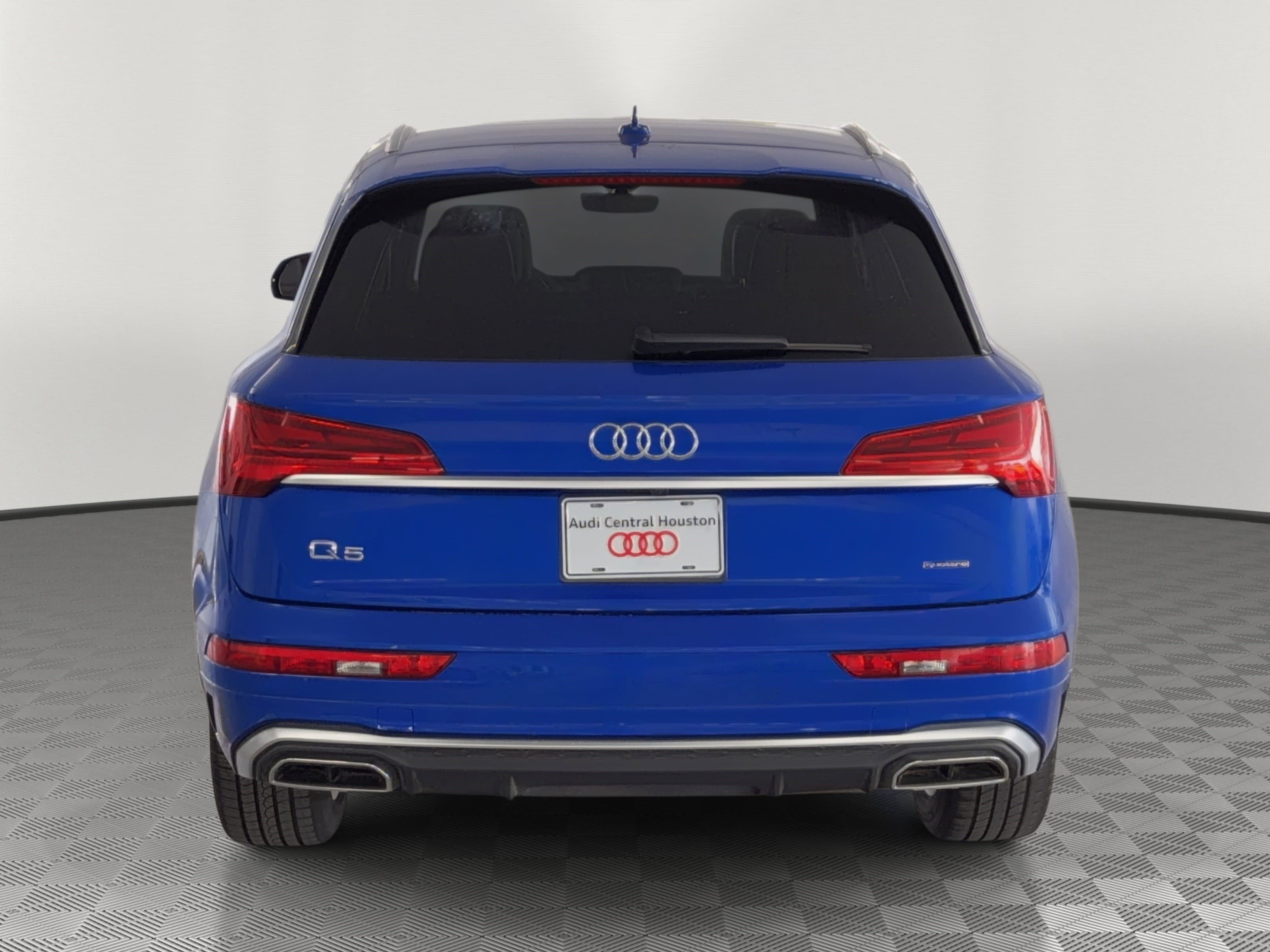 Used 2022 Audi Q5 e Premium w/ Convenience Package image 10