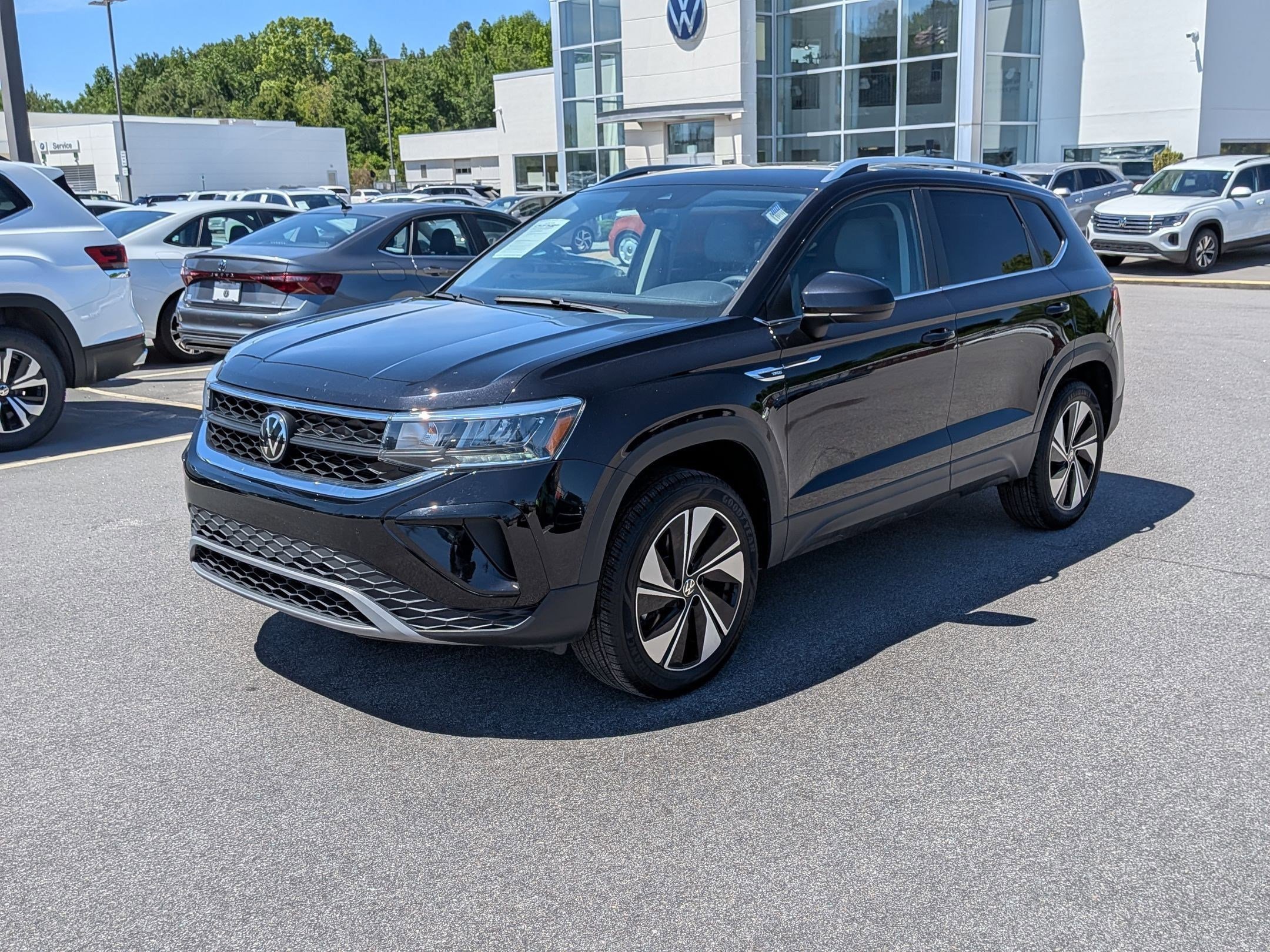 Used 2024 Volkswagen Taos SE AWD/4WD image 7