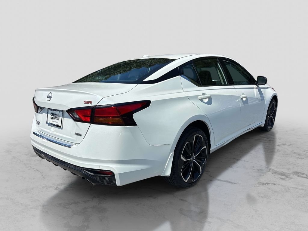 Used 2023 Nissan Altima 2.5 SR AWD/4WD image 5