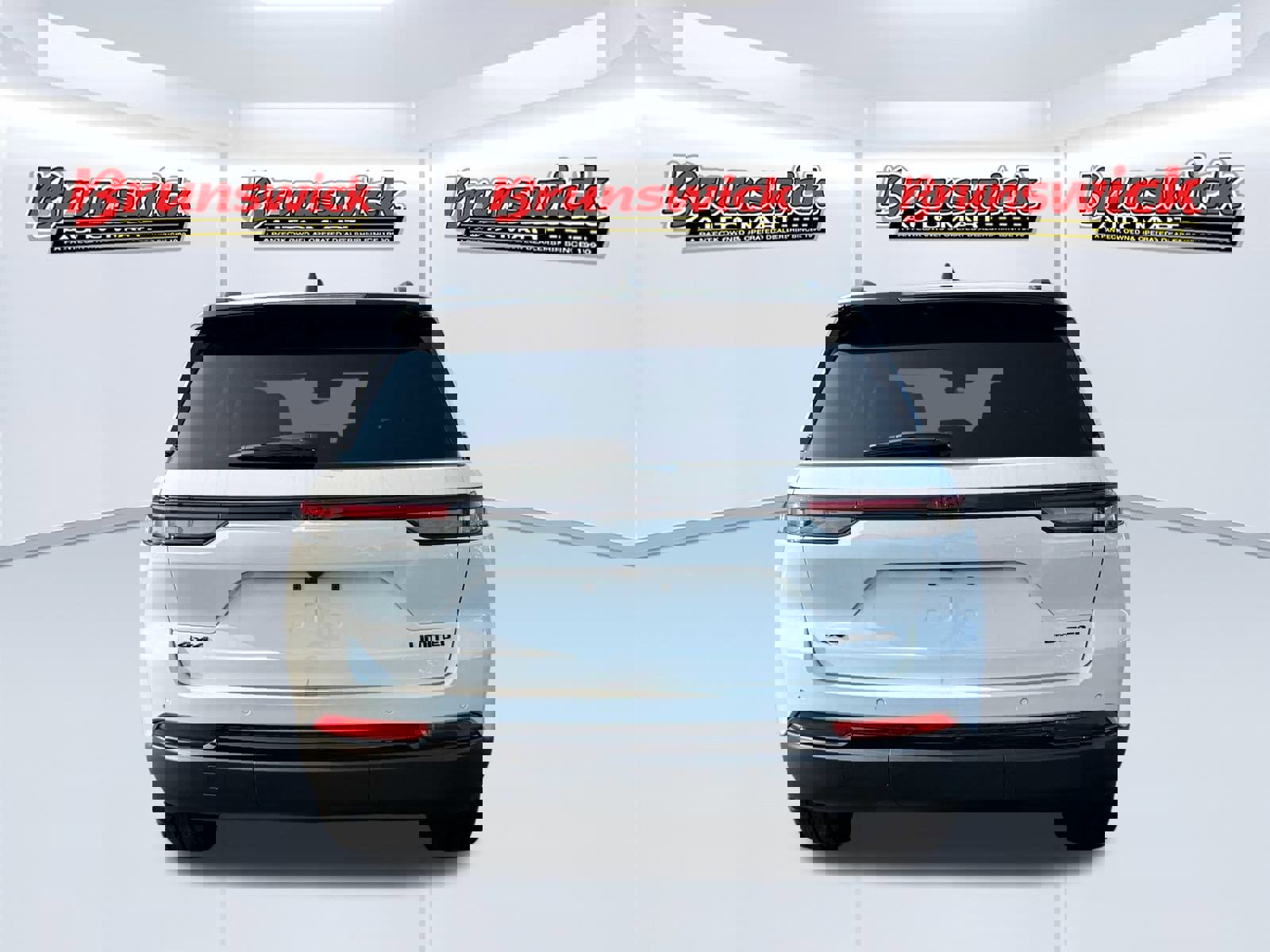 New 2025 Jeep Grand Cherokee Limited w/ Black Appearance Package image 4