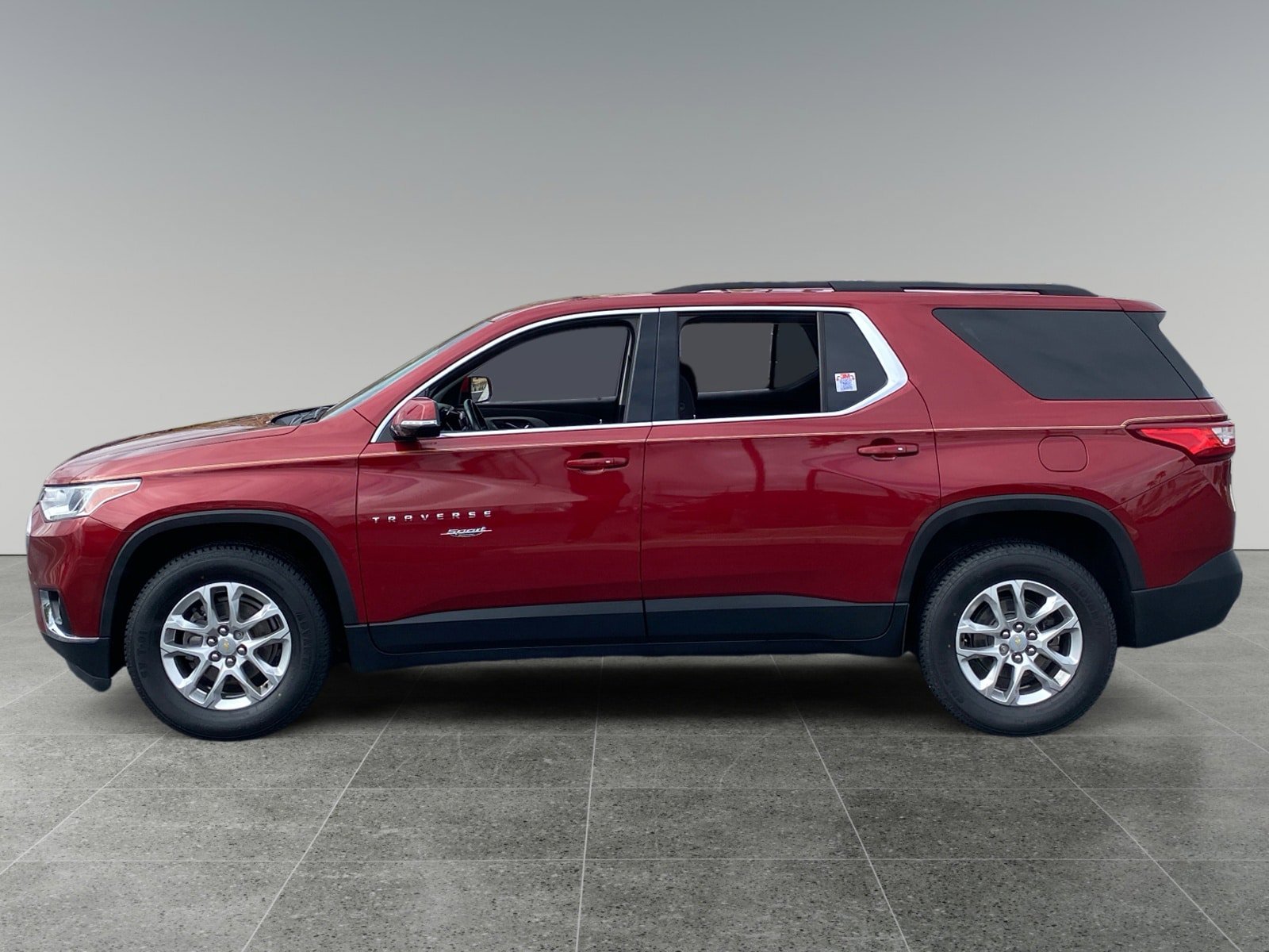 Used 2020 Chevrolet Traverse LT w/ LPO, Floor Liner Package FWD image 2