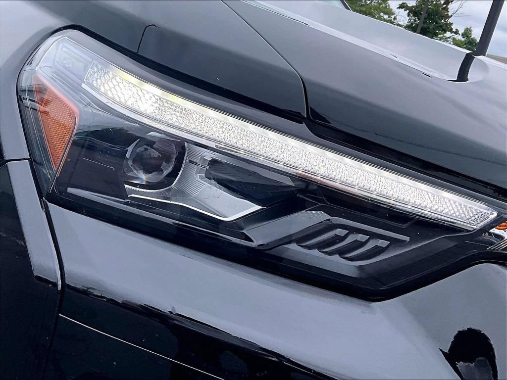 Used 2024 Chevrolet Colorado Z71 w/ Z71 Convenience Package 2 AWD/4WD image 34
