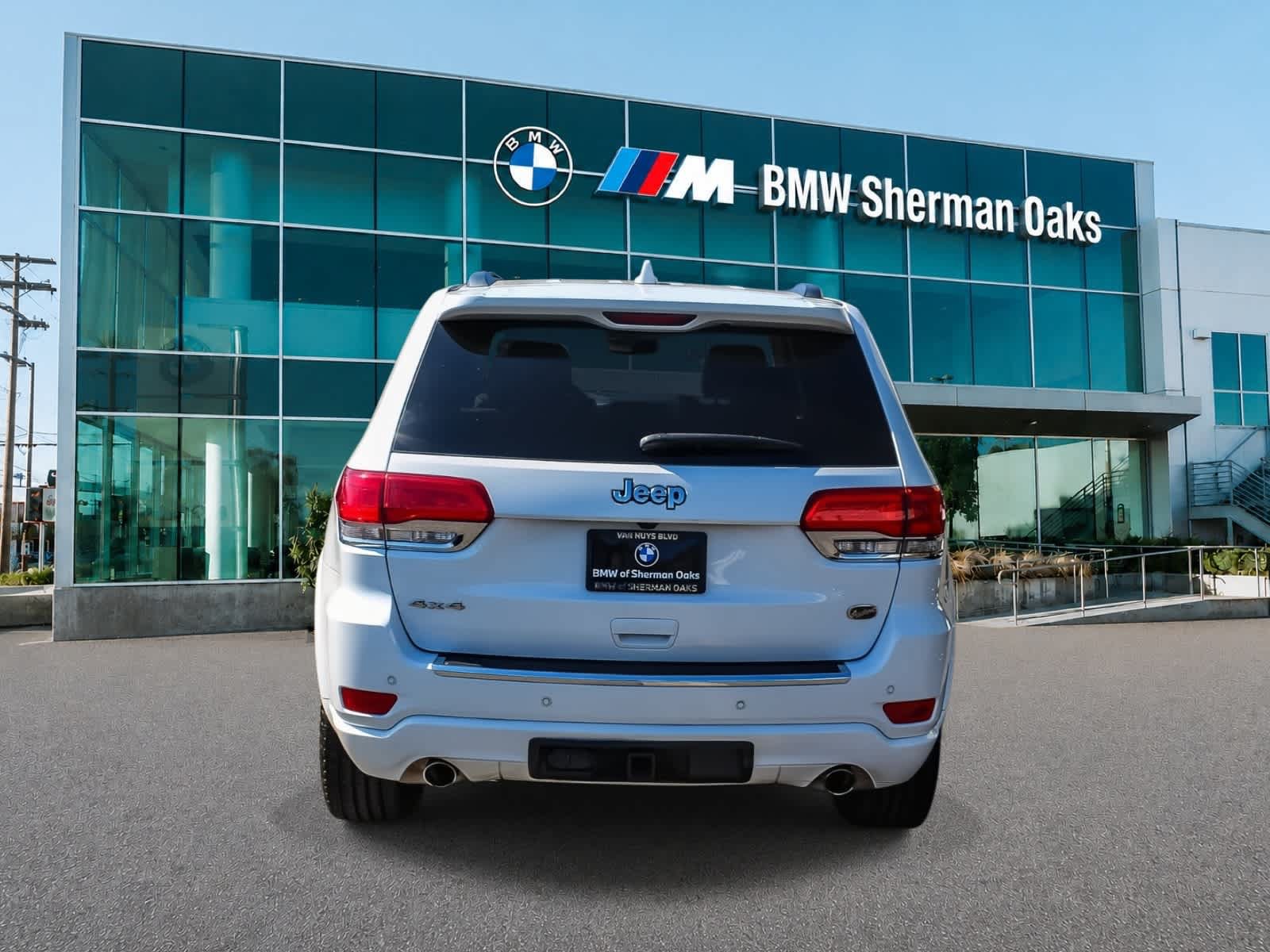 Used 2021 Jeep Grand Cherokee Overland AWD/4WD image 5