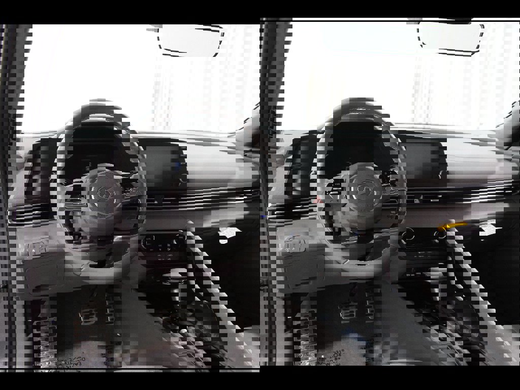 Certified 2025 Hyundai Elantra Sport image 6