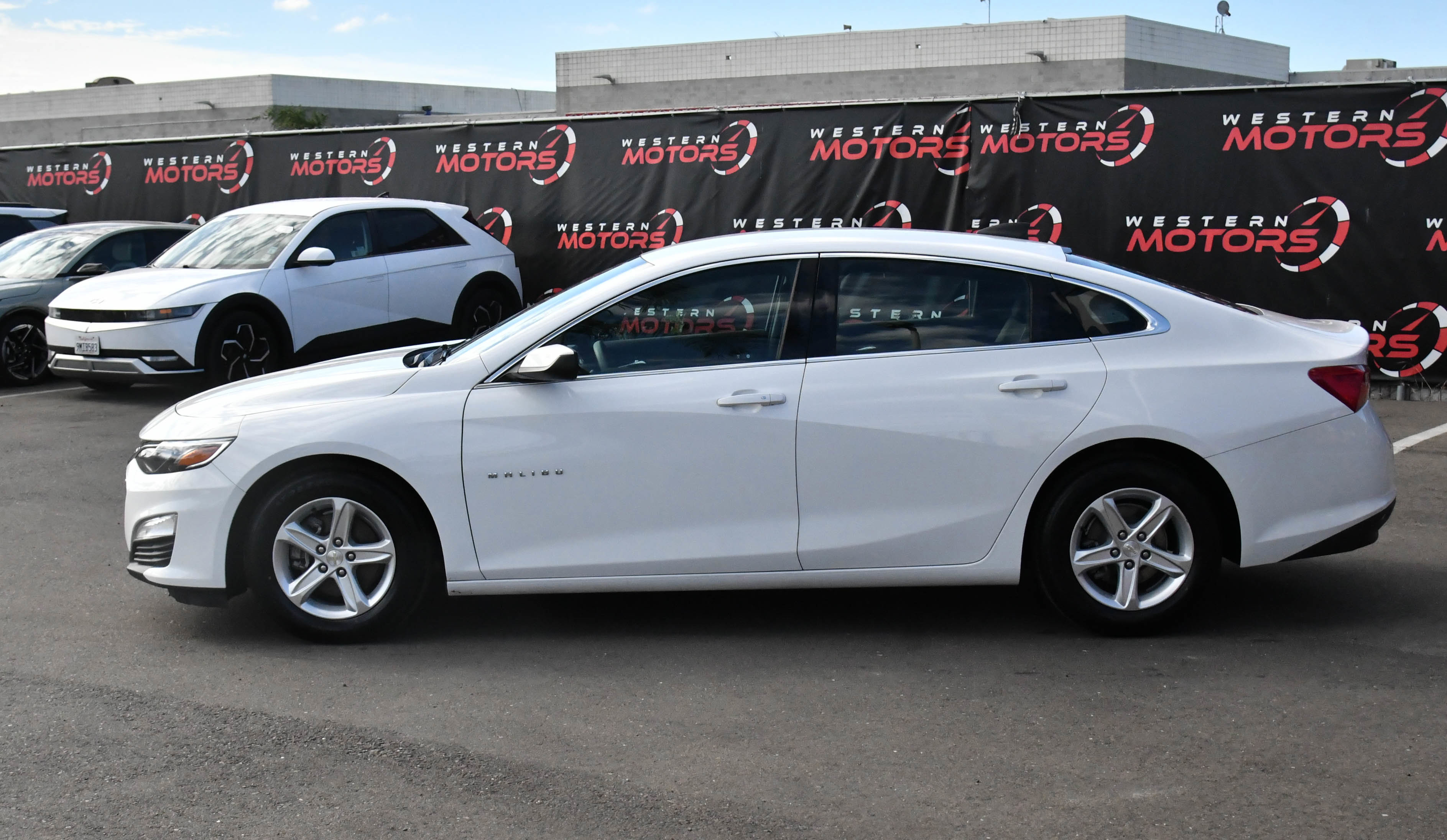 Used 2020 Chevrolet Malibu LS w/ Driver Confidence Package II FWD image 4