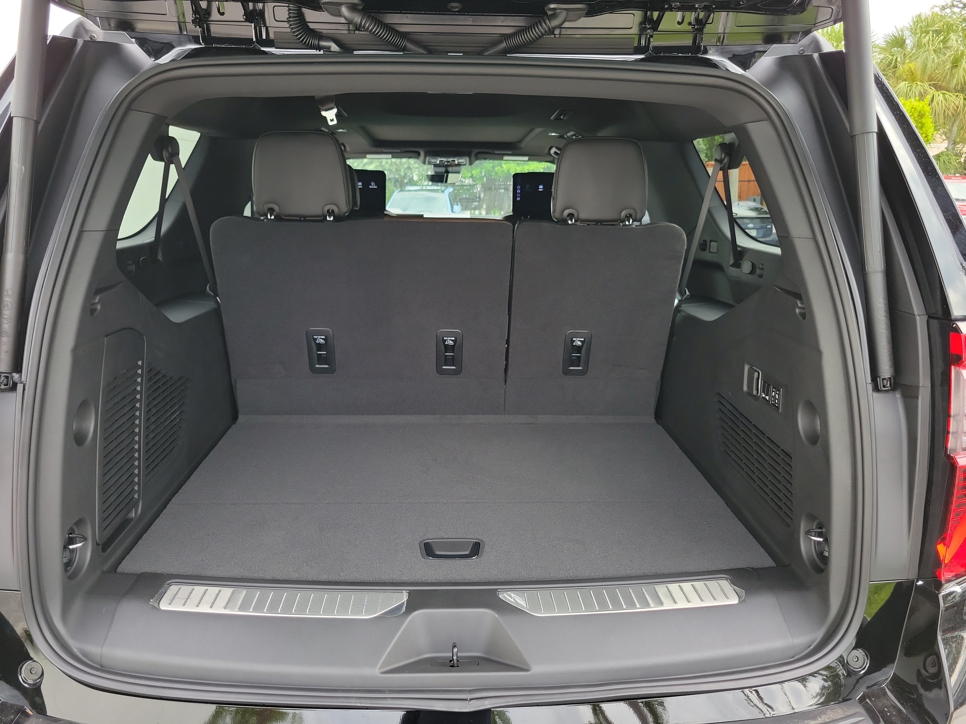 New 2026 GMC Yukon XL Denali Ultimate AWD/4WD image 9