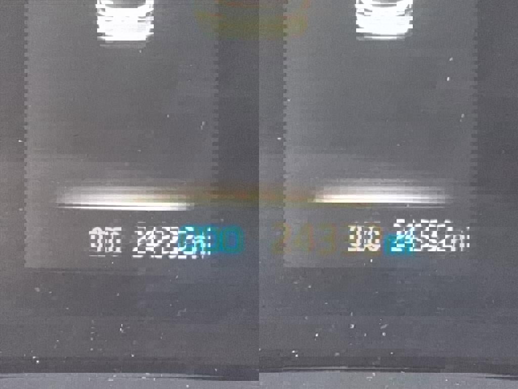 Used 2022 Toyota Sienna XSE image 28