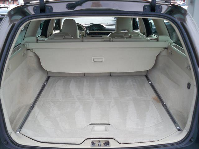 Used 2016 Volvo XC70 T5 Platinum w/ Protection Package image 17