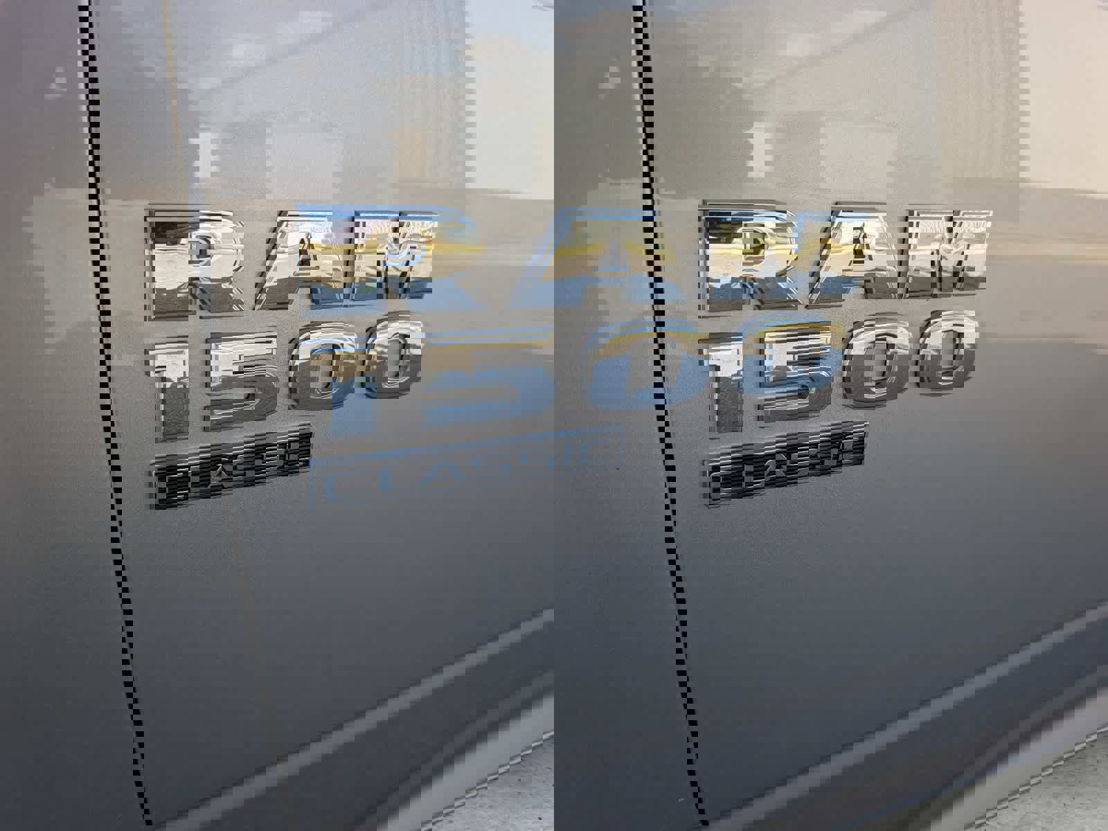 Used 2024 RAM 1500 Classic SLT image 8