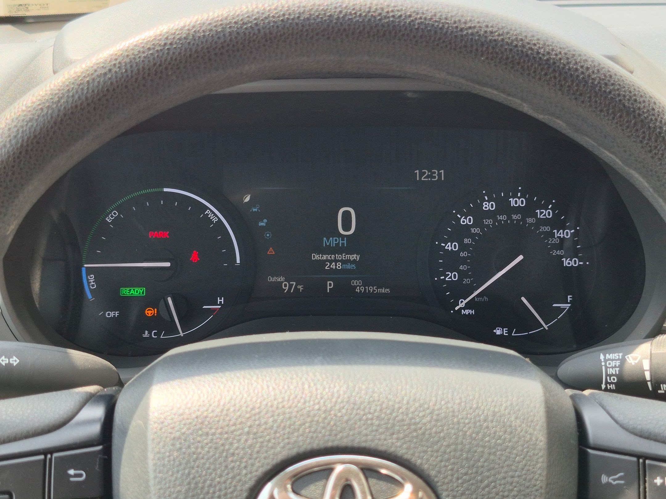 Used 2025 Toyota Sienna LE FWD image 23