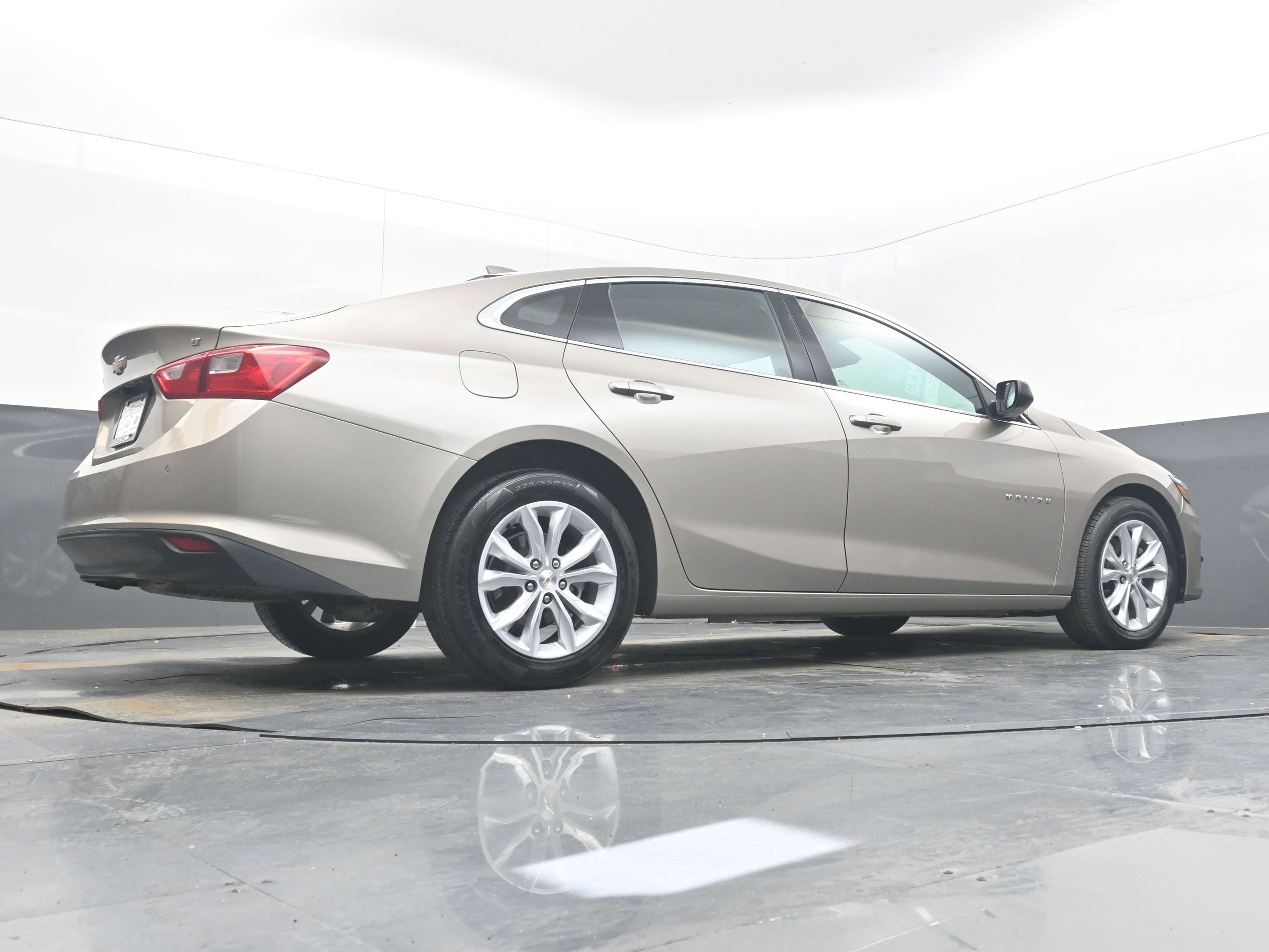 Used 2025 Chevrolet Malibu LT FWD image 25