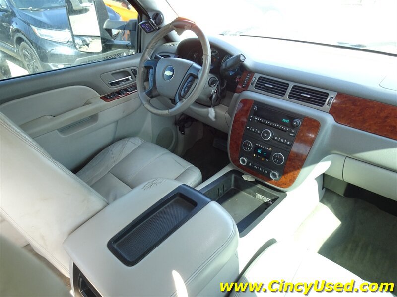 Used 2011 Chevrolet Silverado 2500 LTZ w/ LTZ Plus Package AWD/4WD image 19