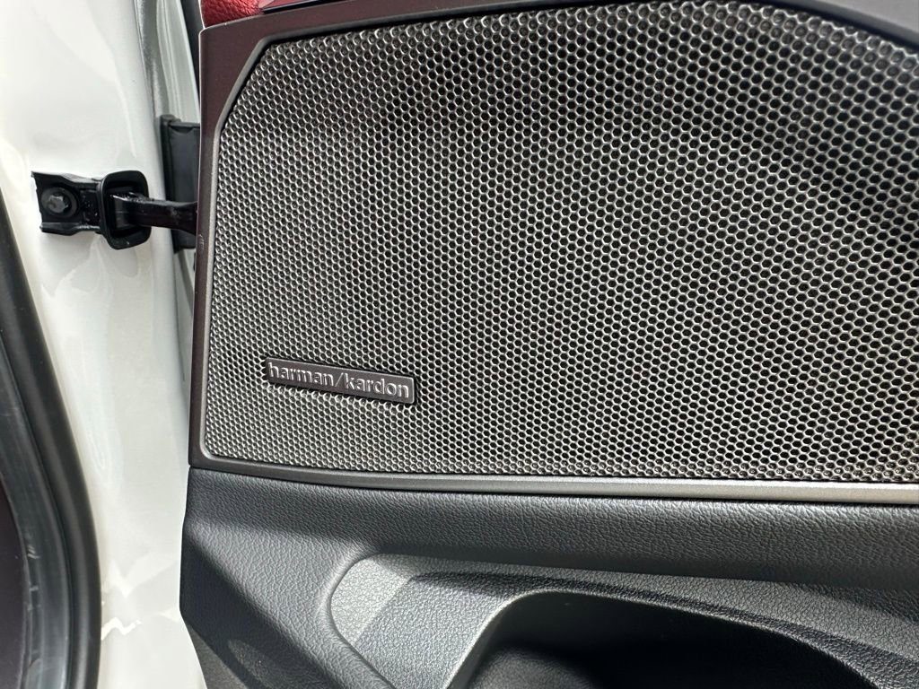 Certified 2025 BMW 330i xDrive Sedan w/ Premium Package image 27