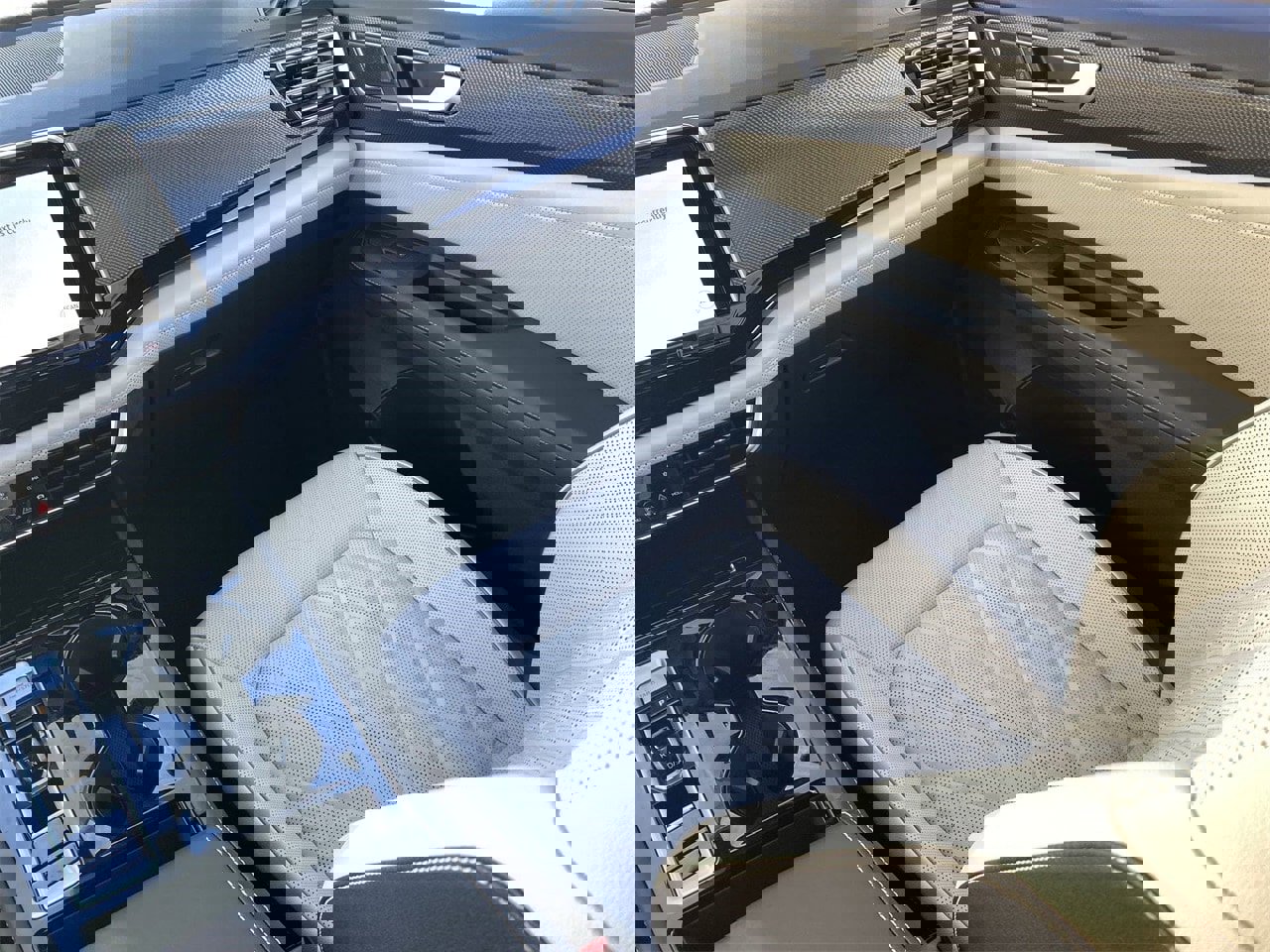 New 2026 Volkswagen Atlas Cross Sport SEL Premium R-Line image 12