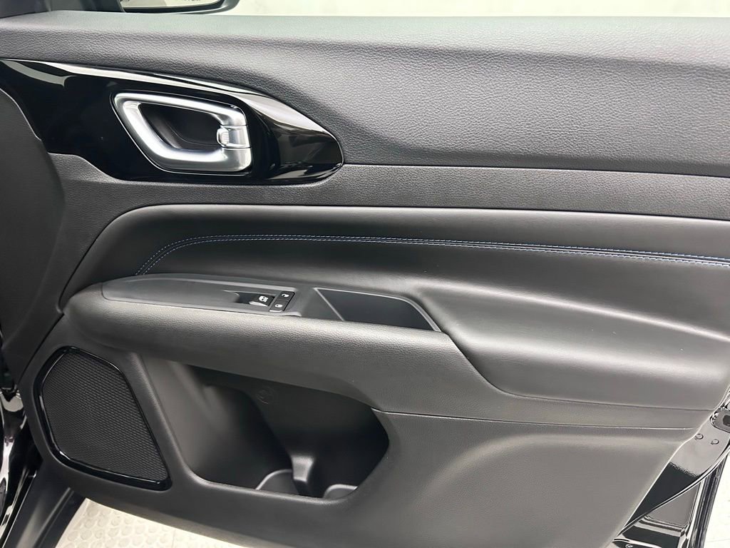 New 2026 Jeep Compass Latitude AWD/4WD image 16