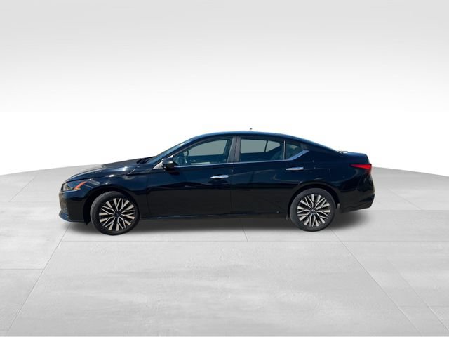 Used 2024 Nissan Altima 2.5 SV FWD image 3