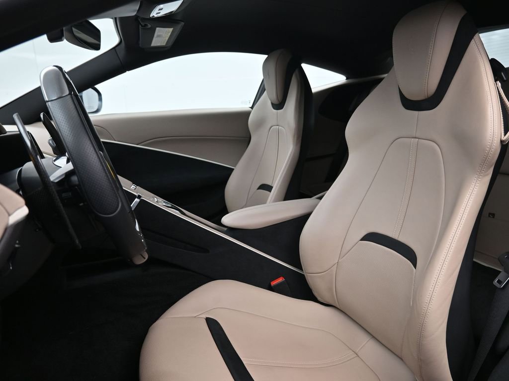 Used 2021 Ferrari Roma image 5