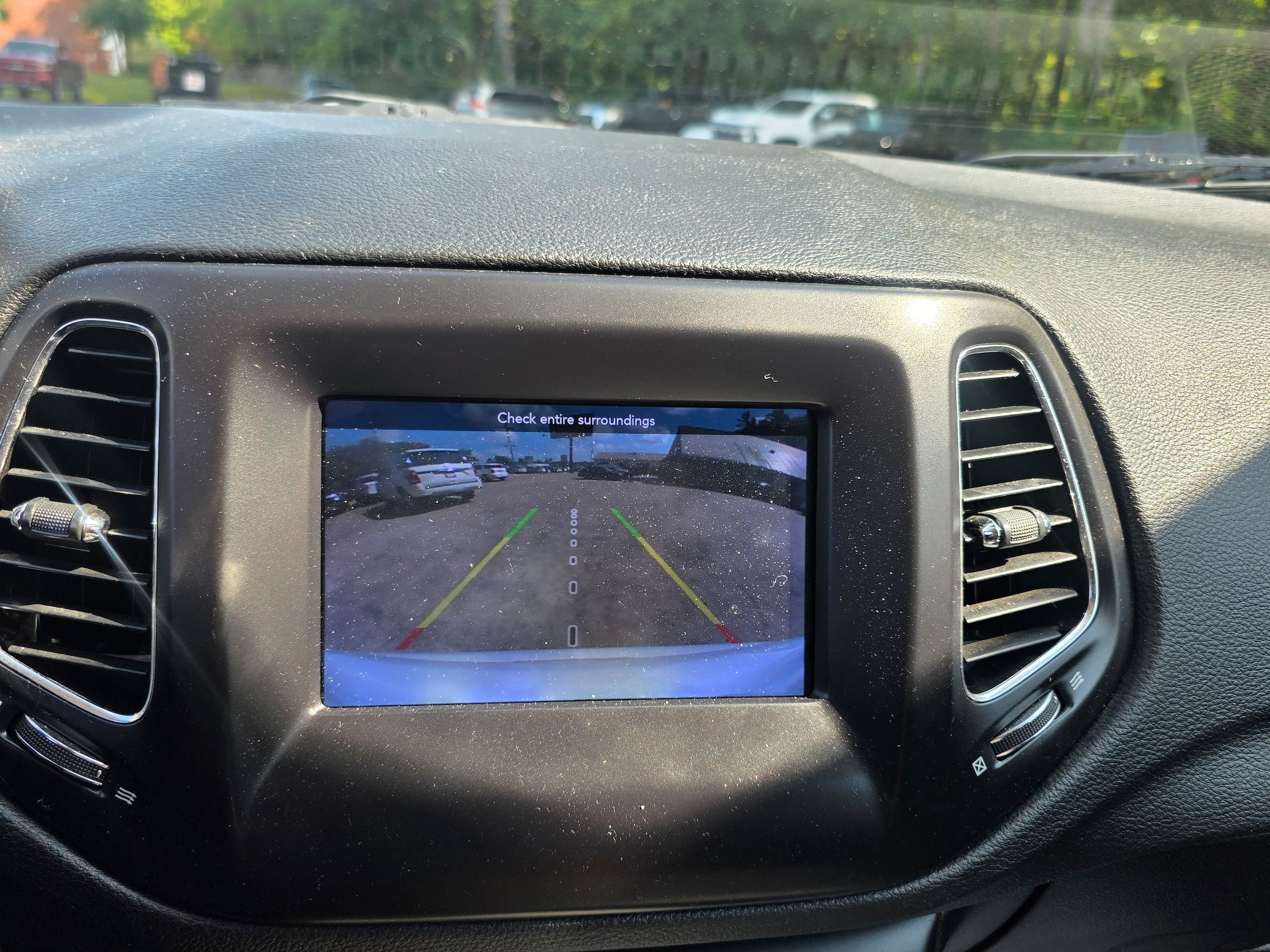 Used 2019 Jeep Compass Latitude FWD image 12
