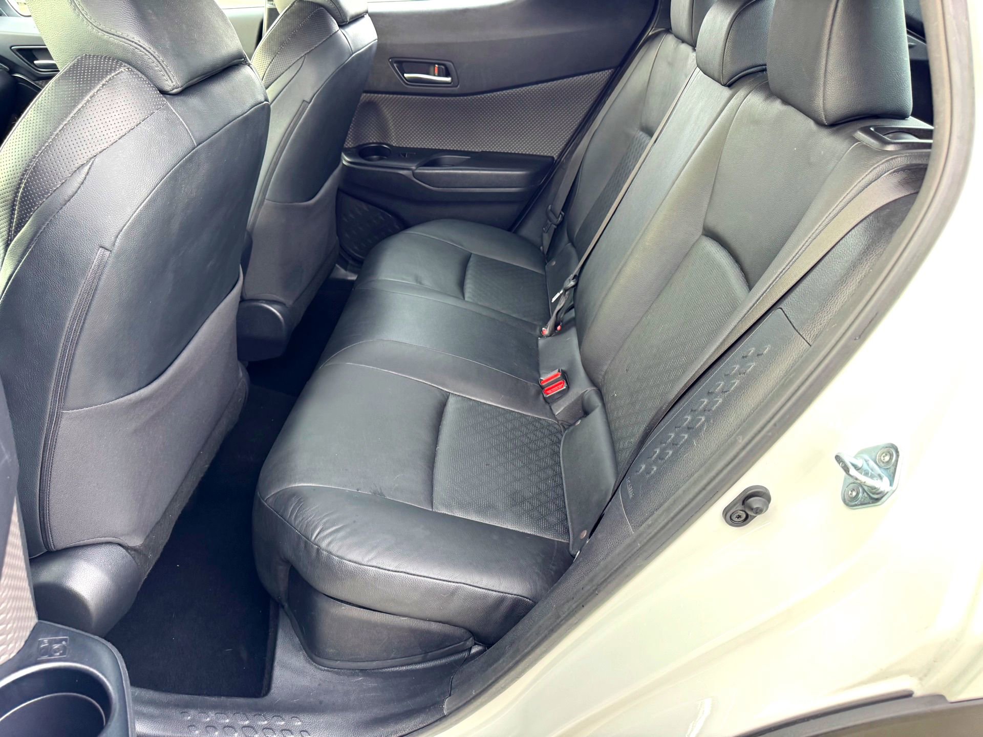 Used 2021 Toyota C-HR Limited image 17