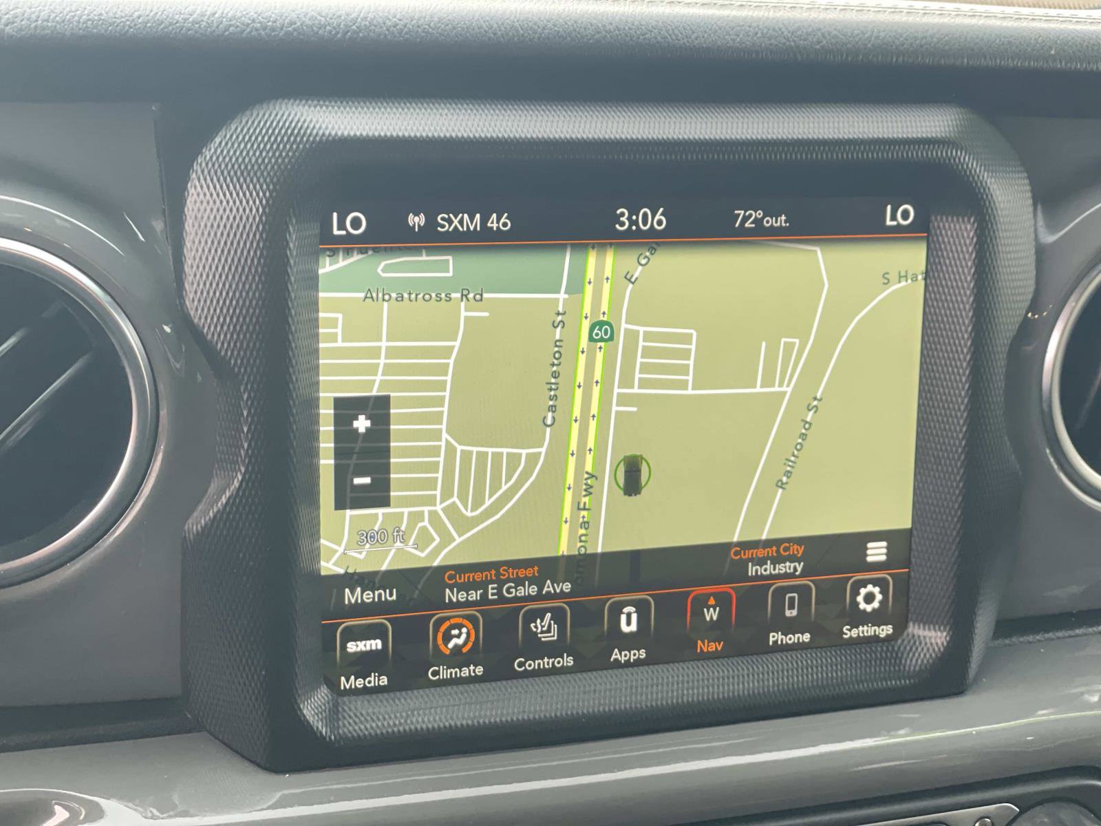 Used 2022 Jeep Wrangler Unlimited Sahara w/ Cold Weather Group image 15