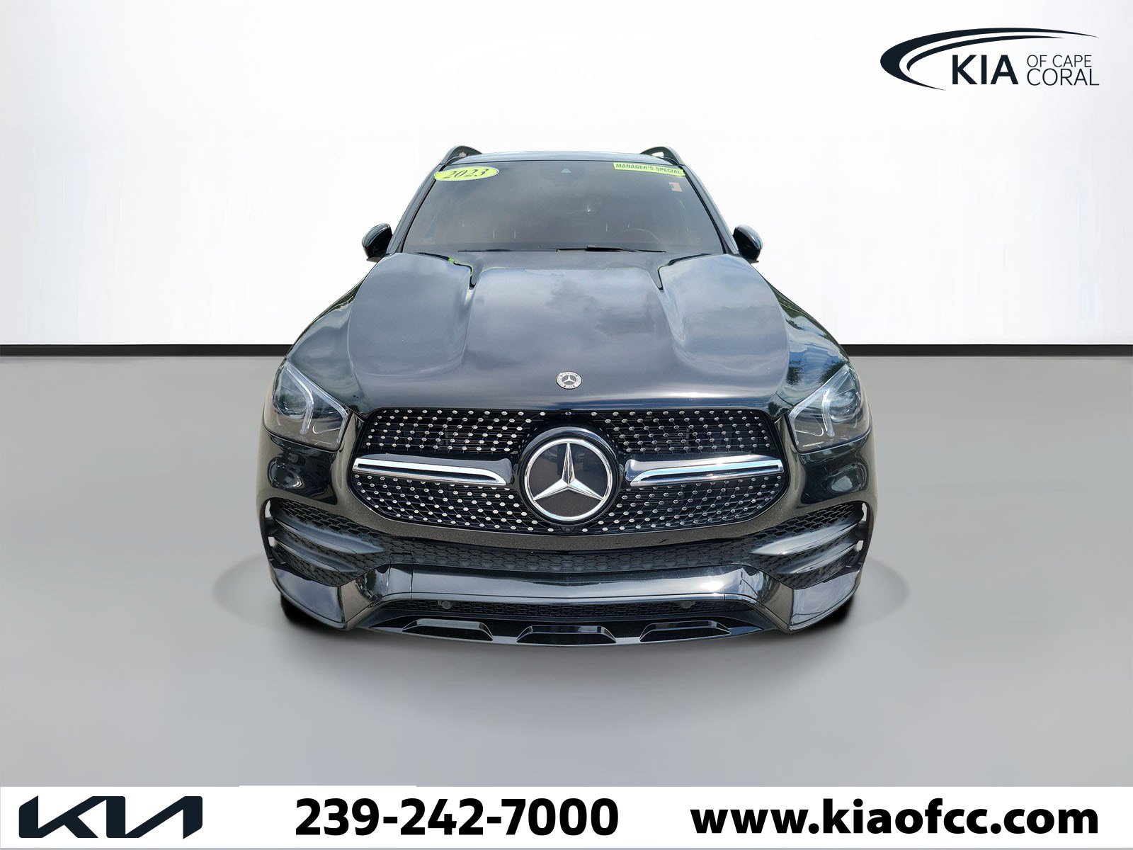 Used 2023 Mercedes-Benz GLE 350 w/ AMG Line Exterior image 2